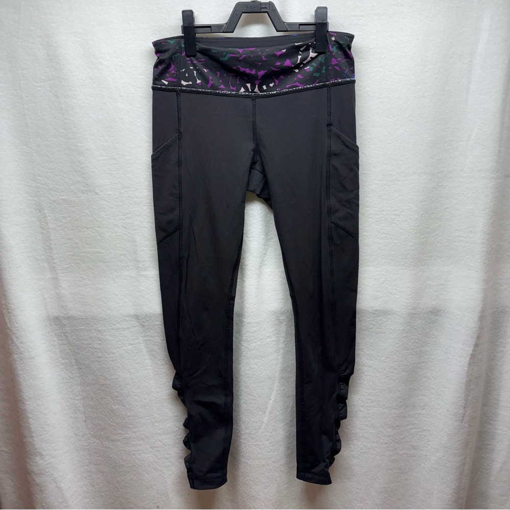 lululemon athletica Black Leggings‎ with Purple Pattern